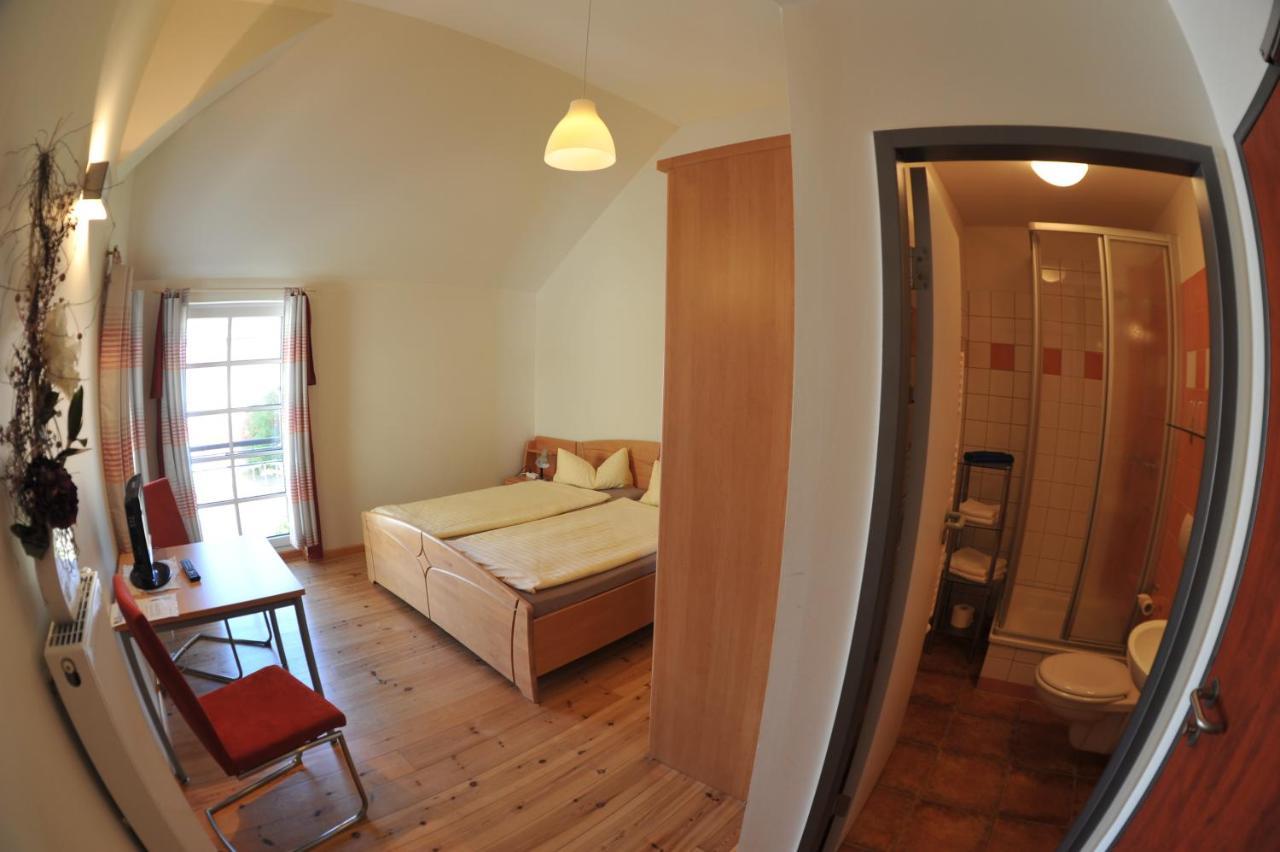Hof Maerkische Heide Hostel Brandenburg  Bagian luar foto