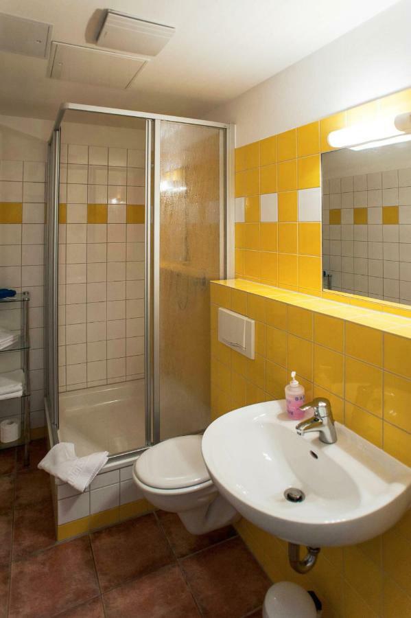 Hof Maerkische Heide Hostel Brandenburg  Bagian luar foto